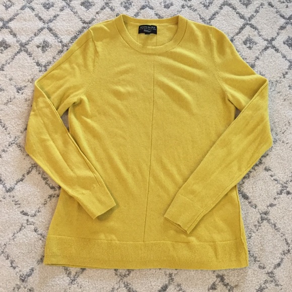Banana Republic Sweaters - Banana Republic Goldenrod Crew Neck Sweater